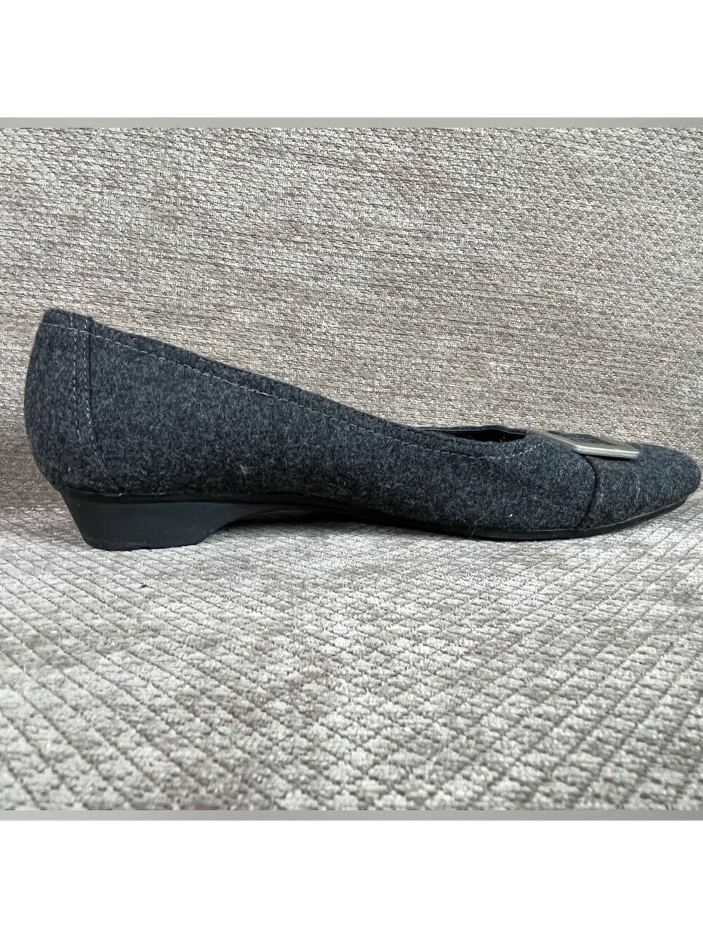 Liz Claiborne Gray Buckle Ballerina Flats size 10 EUC - Picture 11 of 16